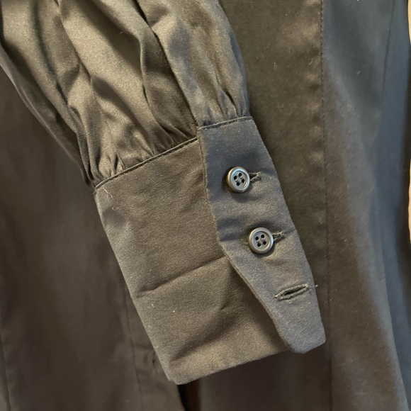 Prada- The classic black shirt from no other label but Prada. - Picture 3 of 7